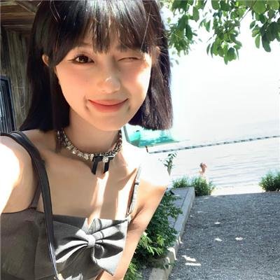 劳拉·马尔斯的眼睛